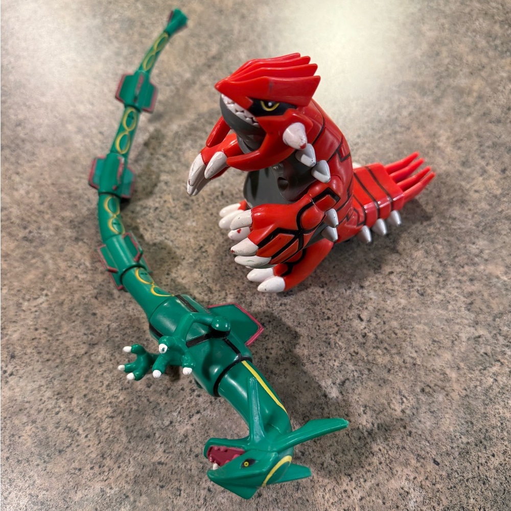 Vintage Rayquaza and Groudon Pokemon Toys - Picture 2 of 9